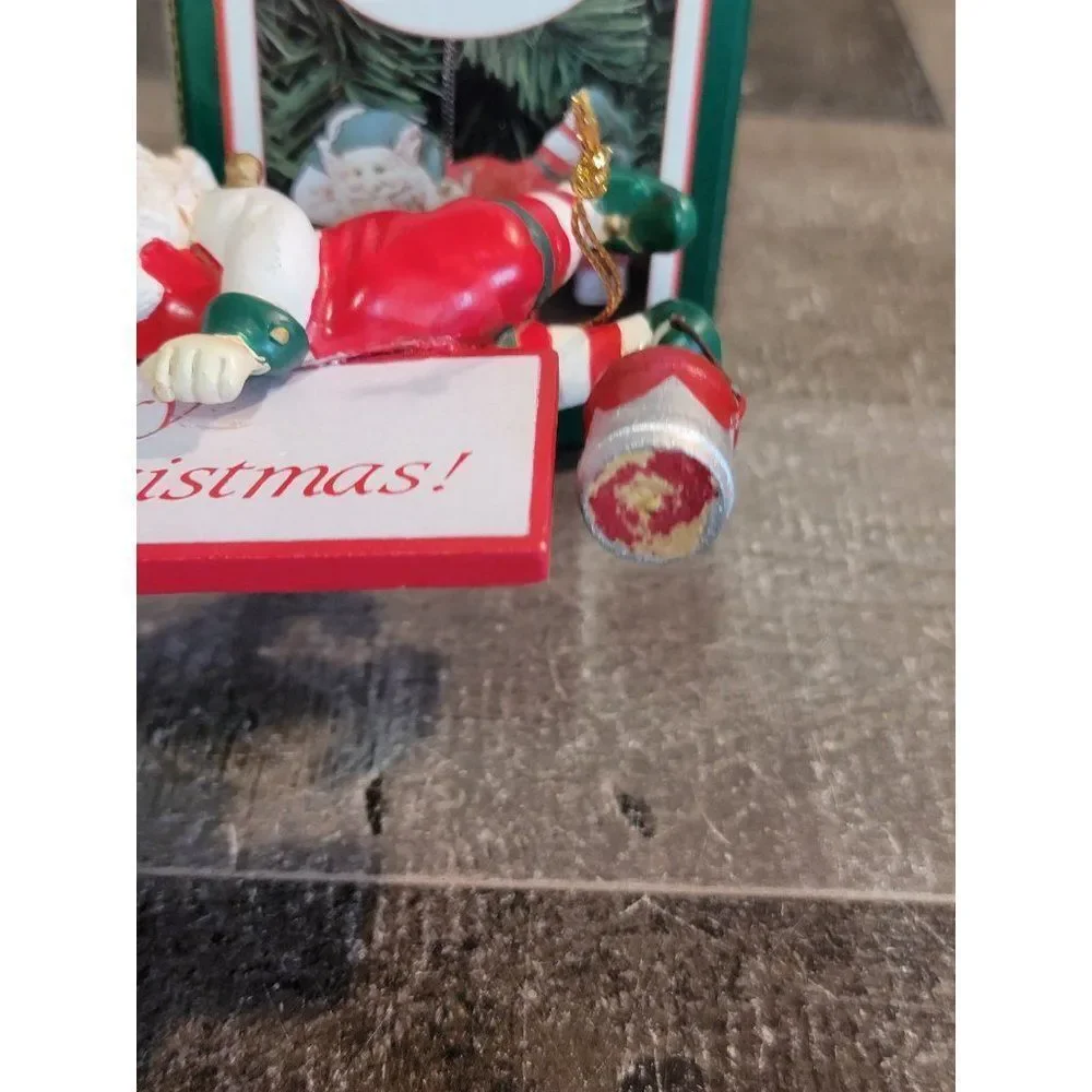 Santa's Workshop elf painting sign ornament Xmas decor‎